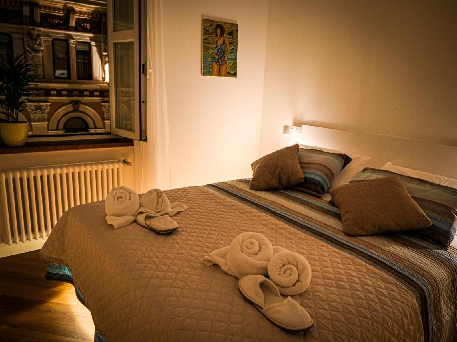 Casa Vacanze Trieste - Vista Piazza Unita Luaran gambar