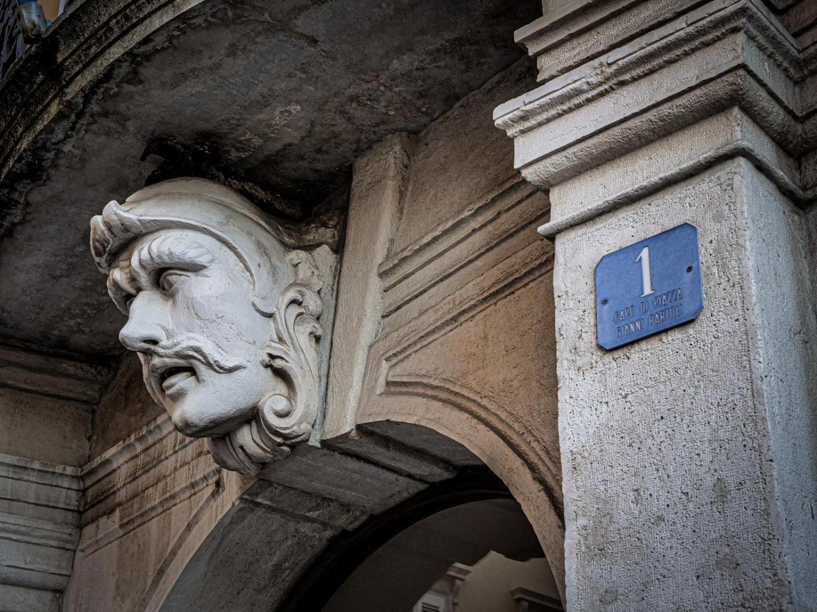 Casa Vacanze Trieste - Vista Piazza Unita Luaran gambar